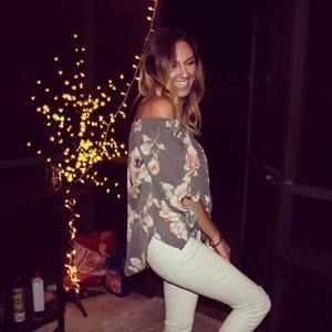 Meet your Posher, Devin